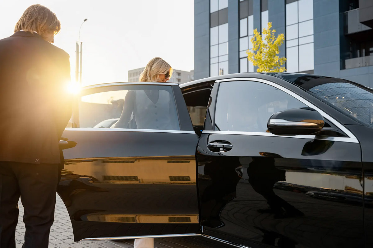 5 Reasons to Book Our Car Service for Airport Transportation in Connecticut
